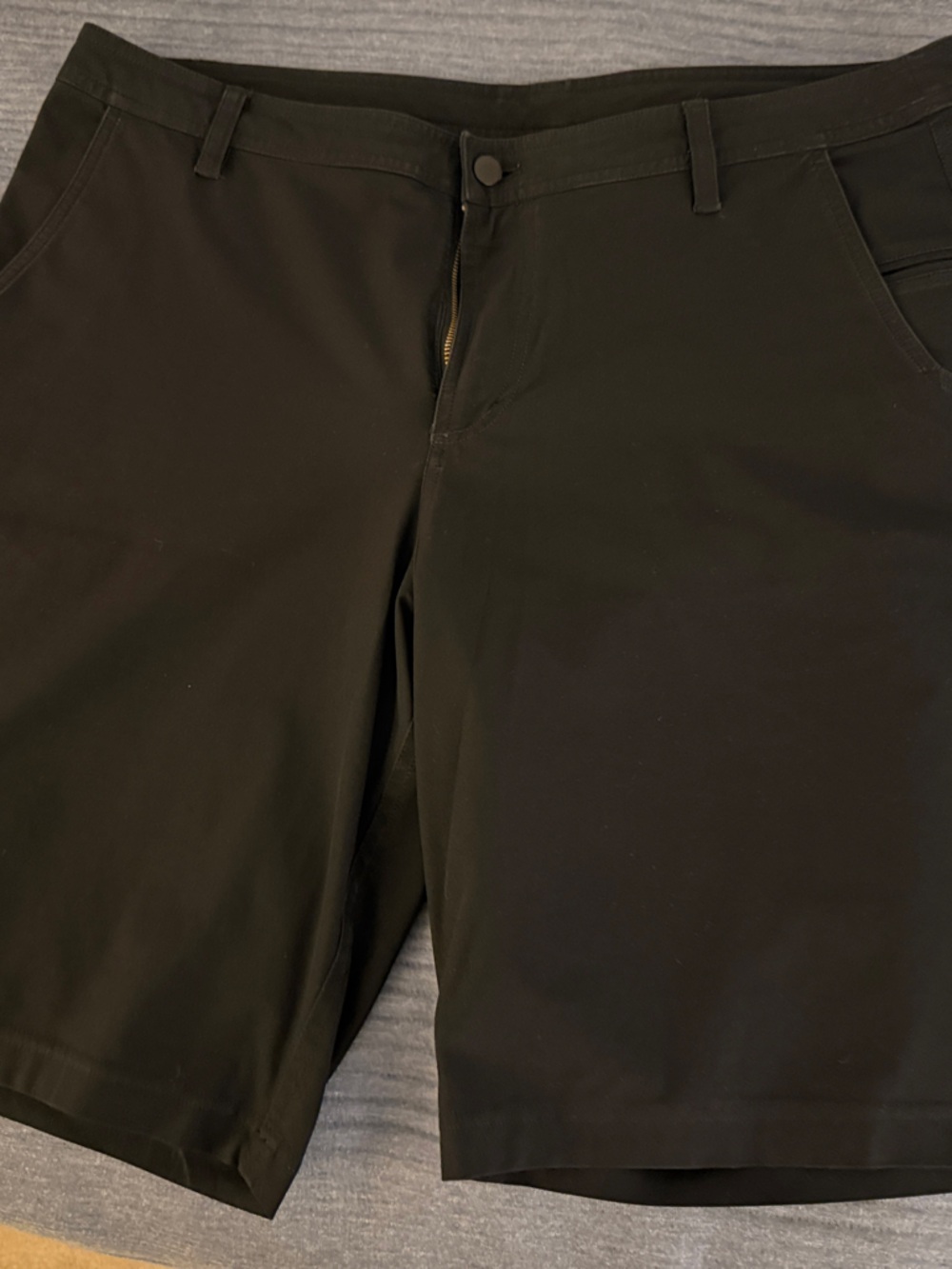 lululemon athletica Men's Black Flat-Front Shorts